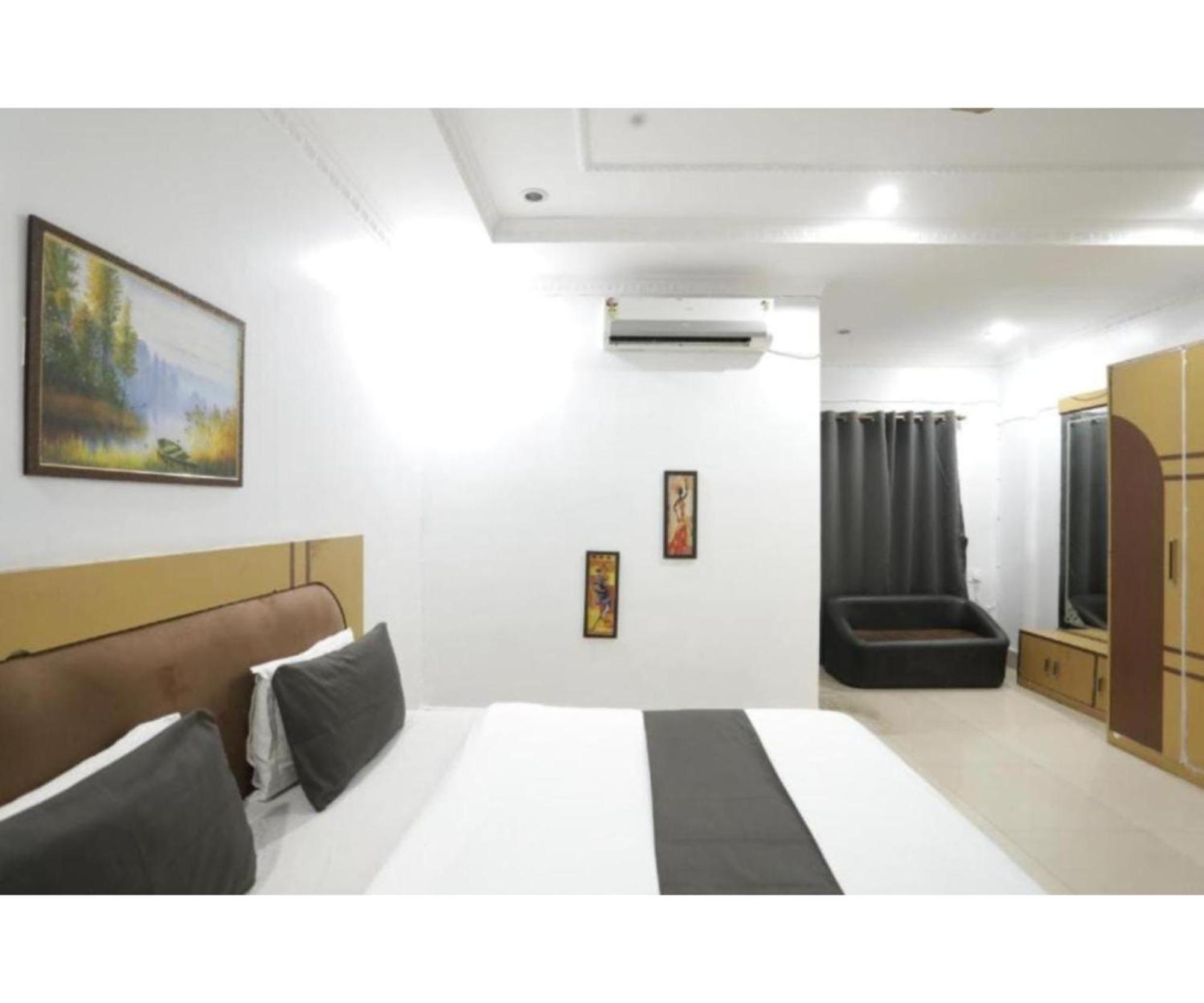 Day S Inn Luxury Stay Near Care Hospital In Budget Friendly Price Best Seller 부바네스 외부 사진