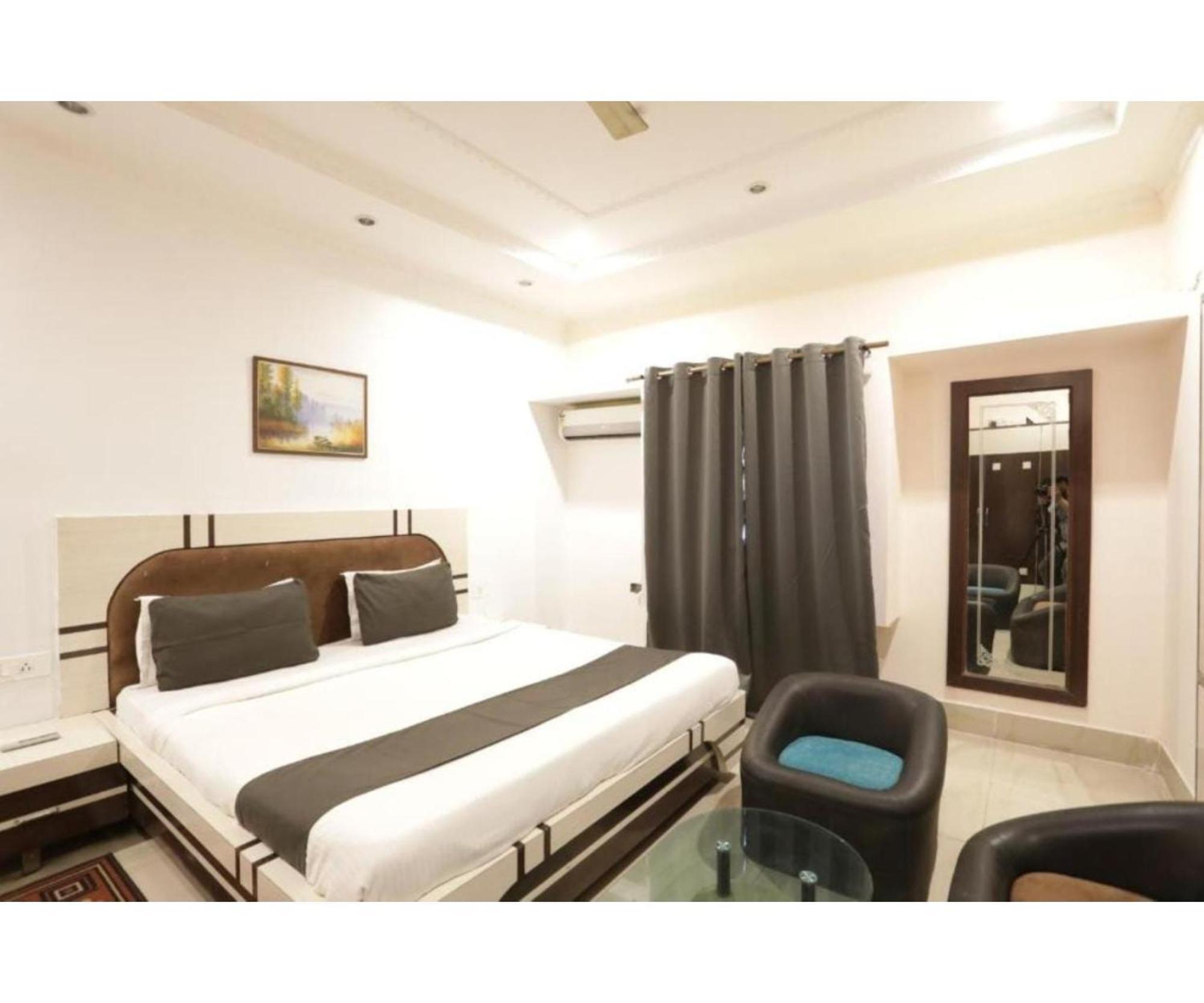 Day S Inn Luxury Stay Near Care Hospital In Budget Friendly Price Best Seller 부바네스 외부 사진