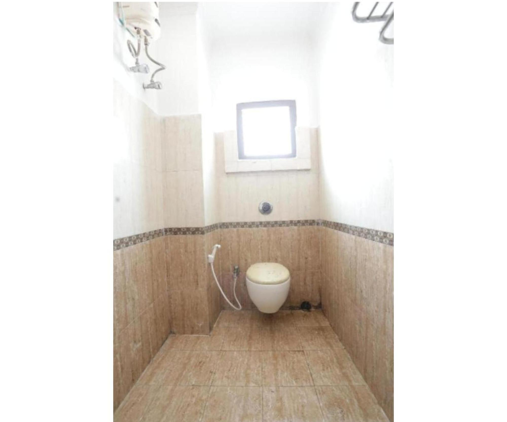 Day S Inn Luxury Stay Near Care Hospital In Budget Friendly Price Best Seller 부바네스 외부 사진